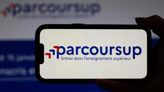 étiquette parcoursup.jpg